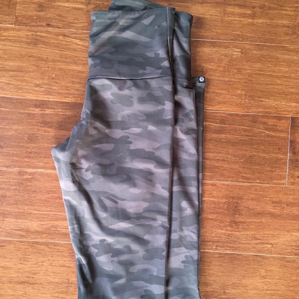 Onzie Nordstrom Camo Leggings